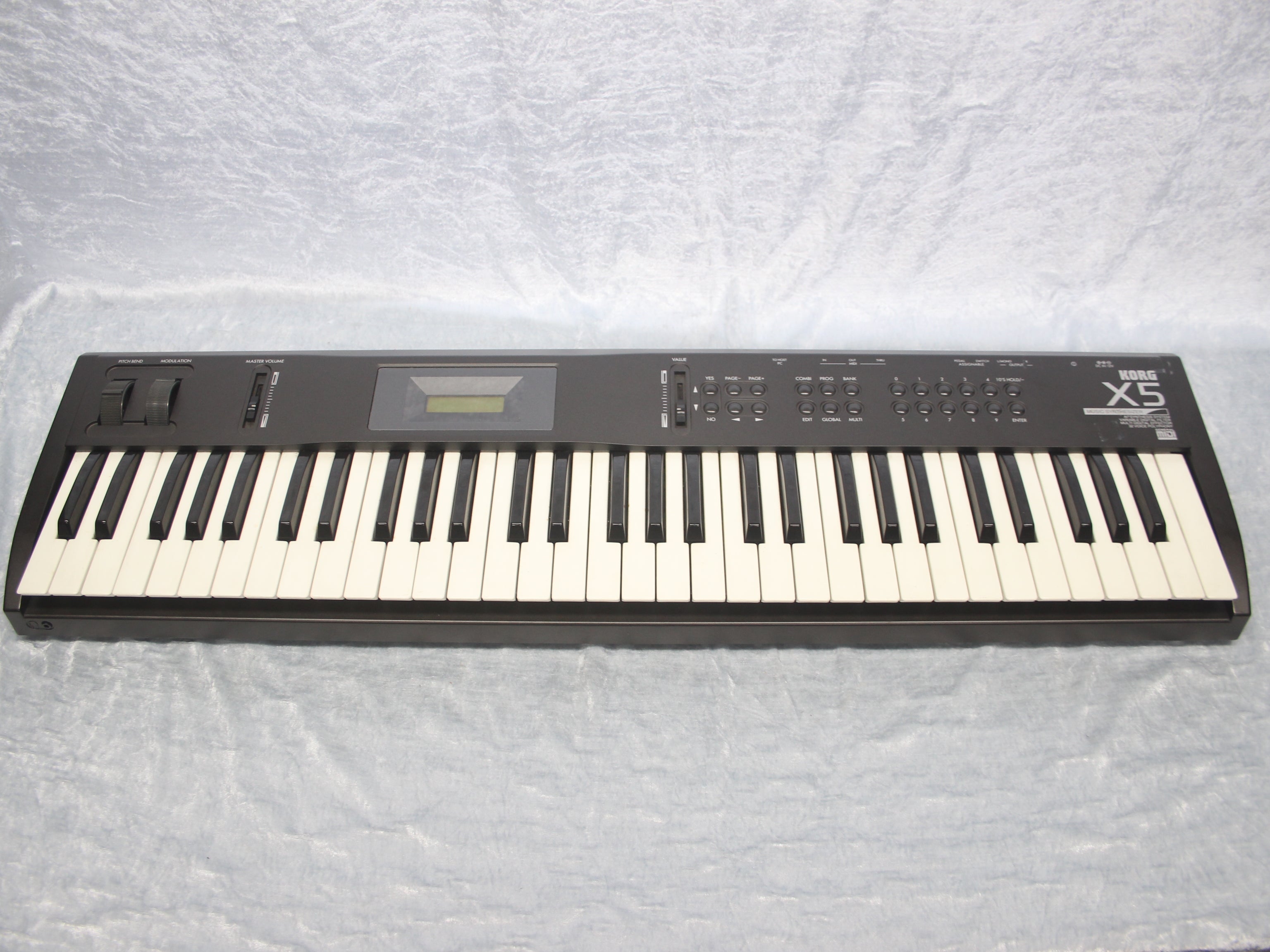 Korg X5 Music Synthesizer