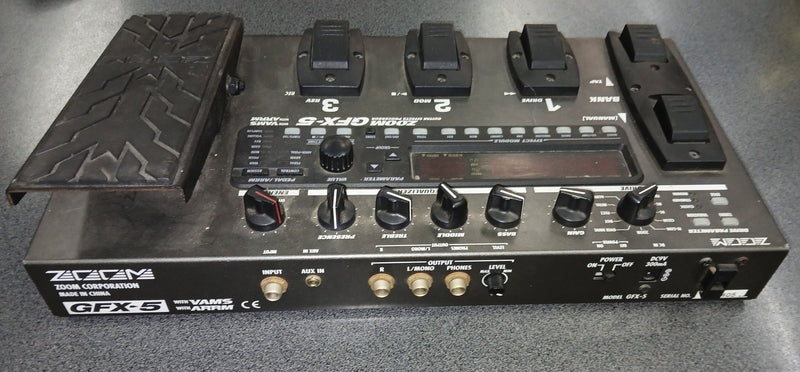 Zoom GFX-5 Portable Guitar Effects Processor / Multi FX Pedal Board